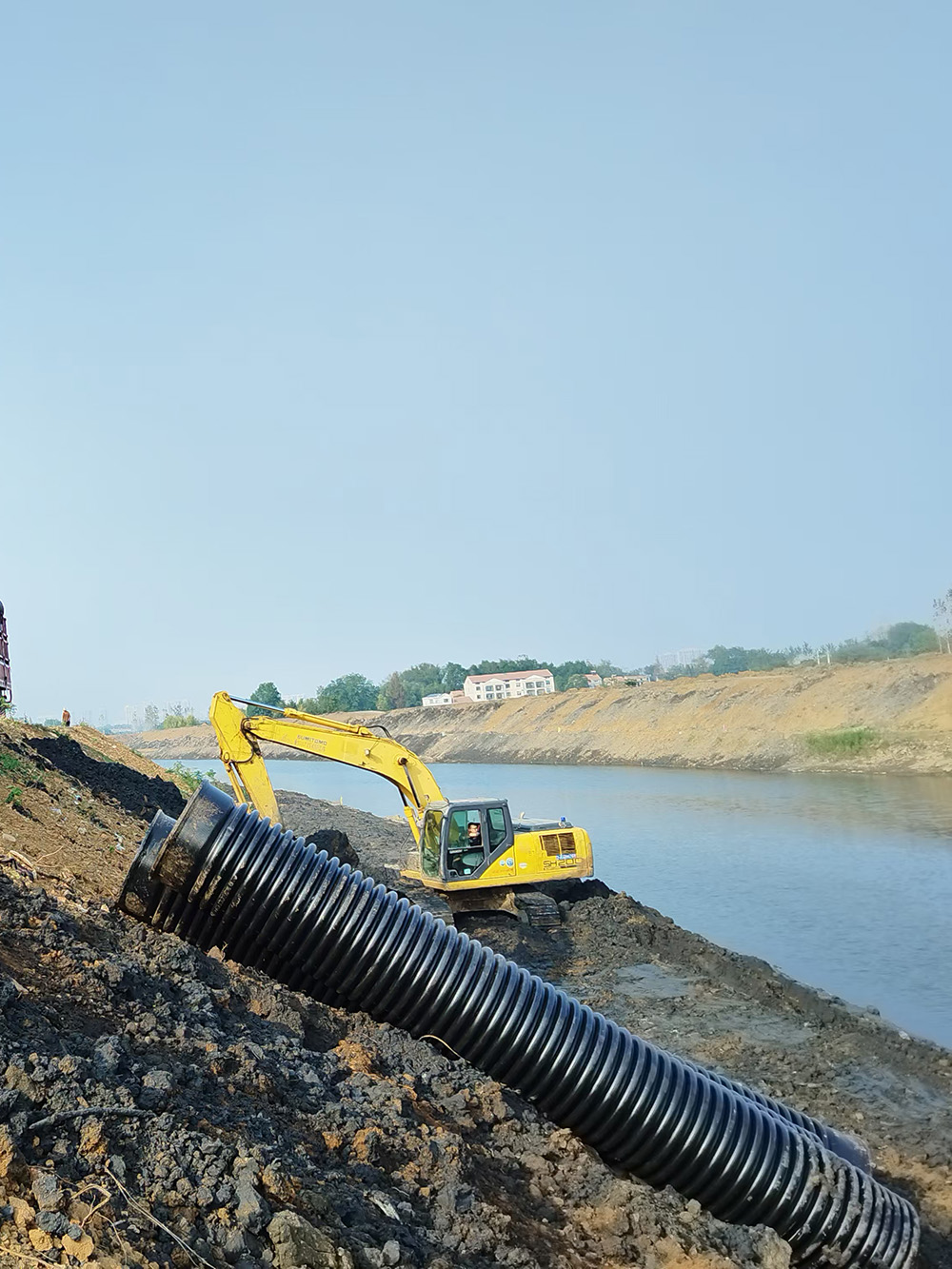 中鐵港航局黃灘河域治理波紋管排污項(xiàng)目